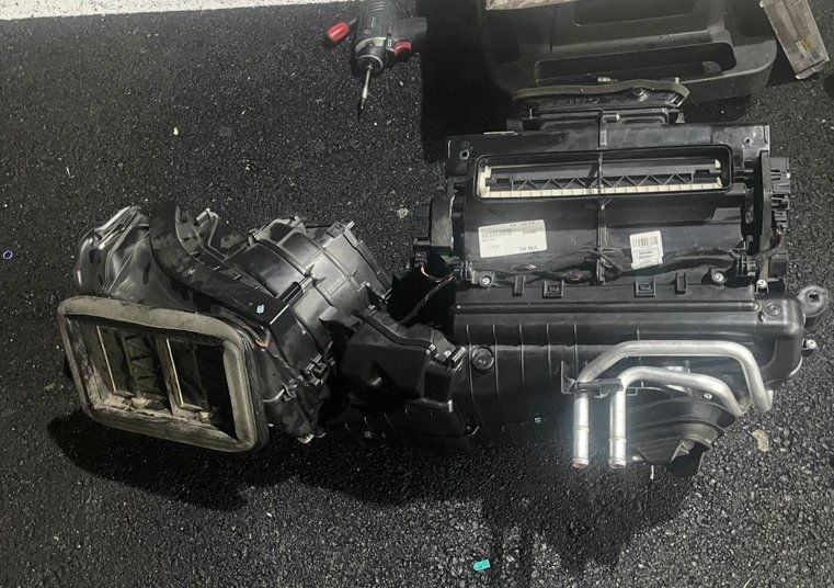 Auto klime Dača - profesionalni servis auto klima - zamena isparivača klime